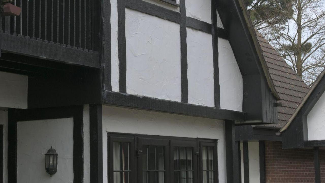 25 Tudor Court, Tolroy Manor Хейл Экстерьер фото